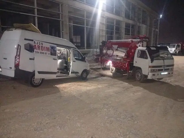 Gece vinçli kurtarma